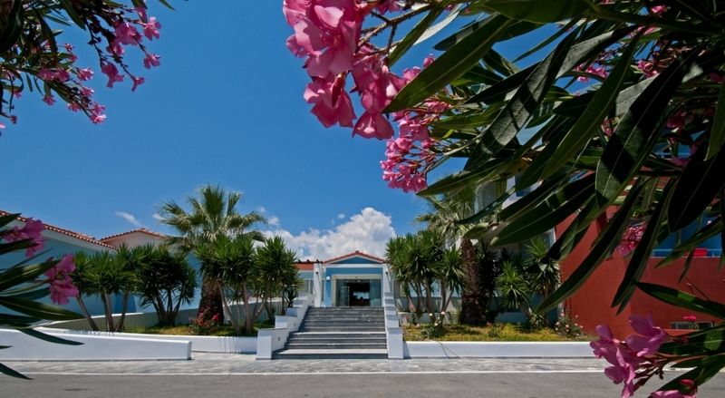 Zefiros Beach Hotel Mykali Exterior foto