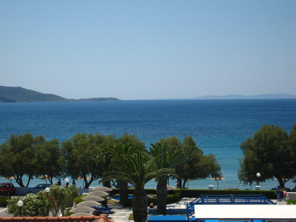 Zefiros Beach Hotel Mykali Exterior foto