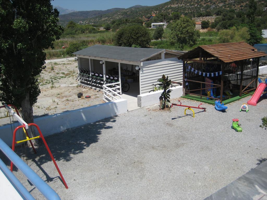 Zefiros Beach Hotel Mykali Exterior foto