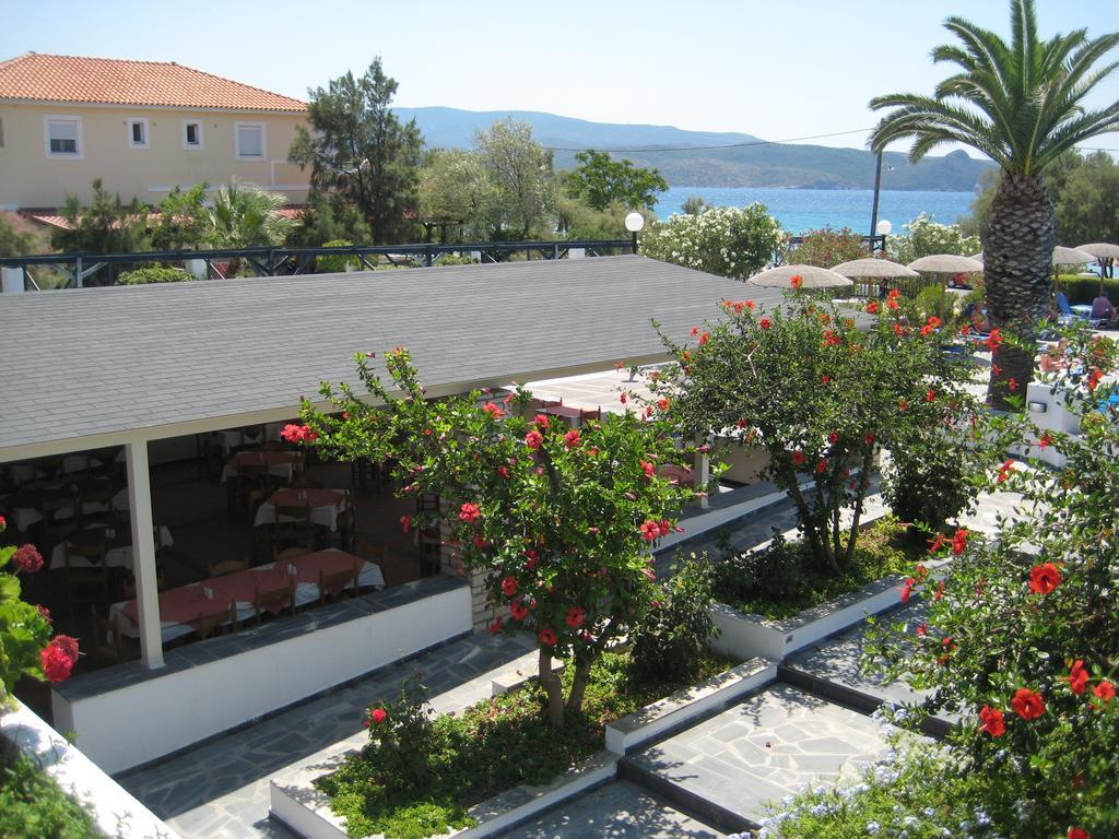 Zefiros Beach Hotel Mykali Exterior foto