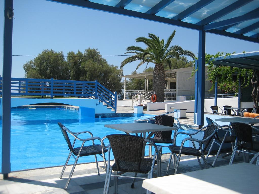Zefiros Beach Hotel Mykali Exterior foto