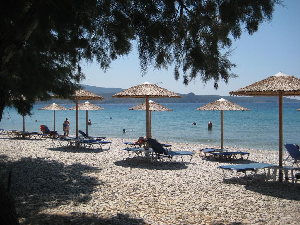 Zefiros Beach Hotel Mykali Exterior foto