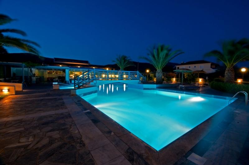 Zefiros Beach Hotel Mykali Exterior foto